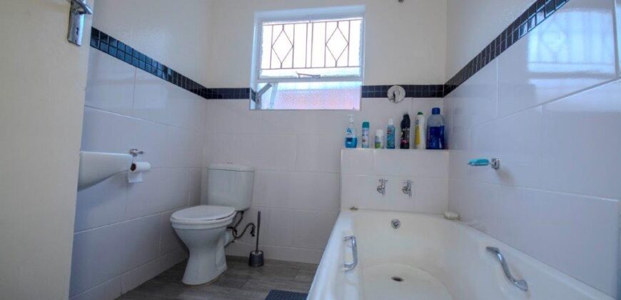 Discover this neat, well-maintained family home that’s ready for you to move in and start living!